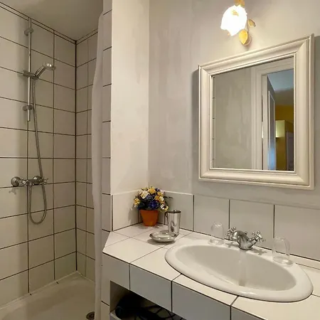 Bed and Breakfast Deux Pieces Charmantes Avec Salles D'eau Privees A - Fr-1-582-493 *